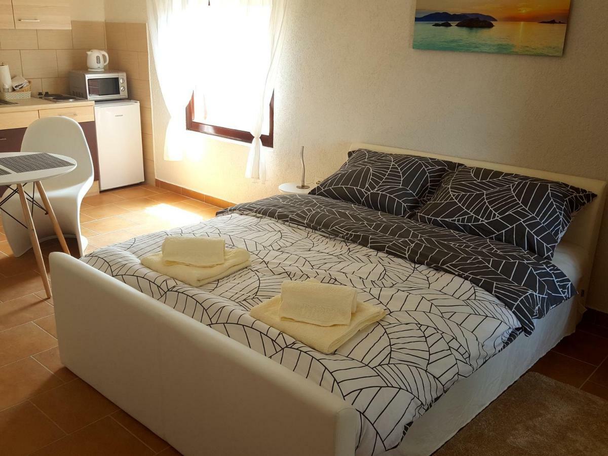 Apartments Merion Стариград-Пакленица Экстерьер фото